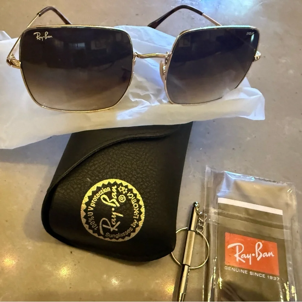 Ray-Ban Gold Frame Sunglasses with Gradient Lenses - Picture 2 of 4